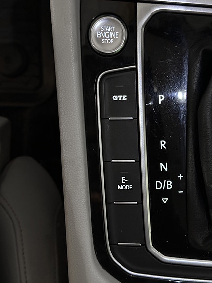 Volkswagen Passat 17 of 30