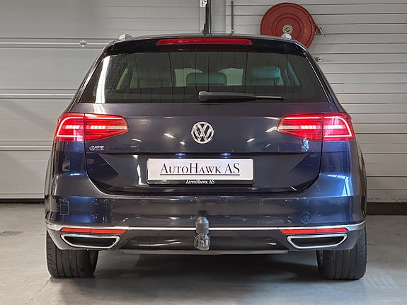 Volkswagen Passat 4 of 30