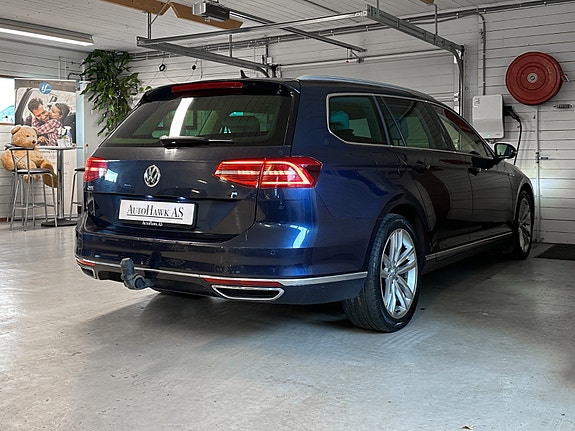Volkswagen Passat 5 of 30