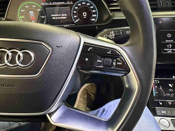 Audi e-tron 10 of 20