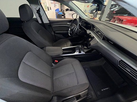 Audi e-tron 5 of 20