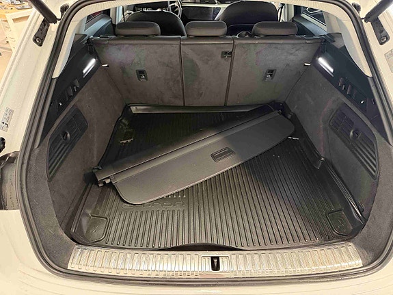 Audi e-tron 14 of 20