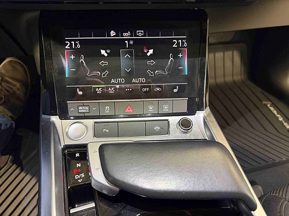 Audi e-tron 11 of 20