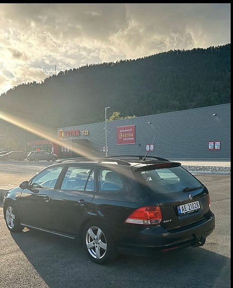 Volkswagen Golf V 2 of 7