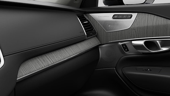 Volvo XC90 26 of 28