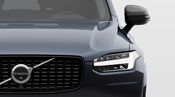 Volvo XC90 10 of 28