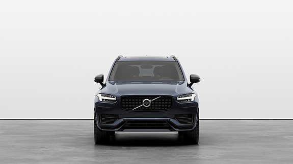 Volvo XC90 2 of 28