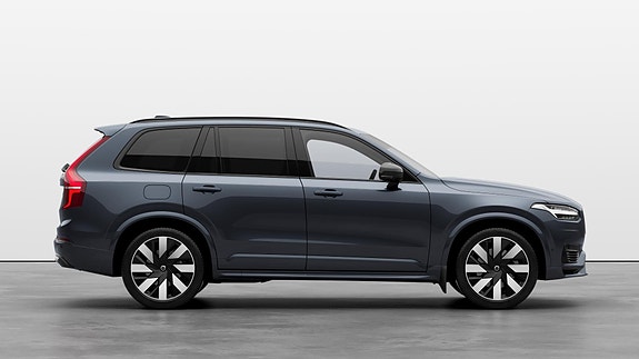 Volvo XC90 3 of 28
