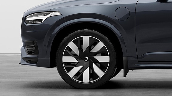 Volvo XC90 14 of 28