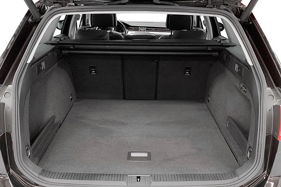 Volkswagen Passat 14 of 16