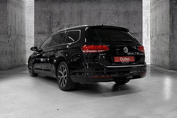 Volkswagen Passat 4 of 16