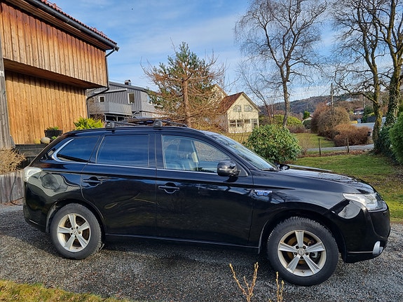 Mitsubishi Outlander 3 of 5