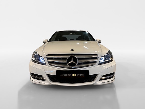 Mercedes-Benz 180 2 of 30