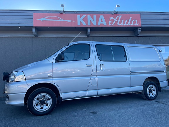 Toyota HiAce 3 of 30
