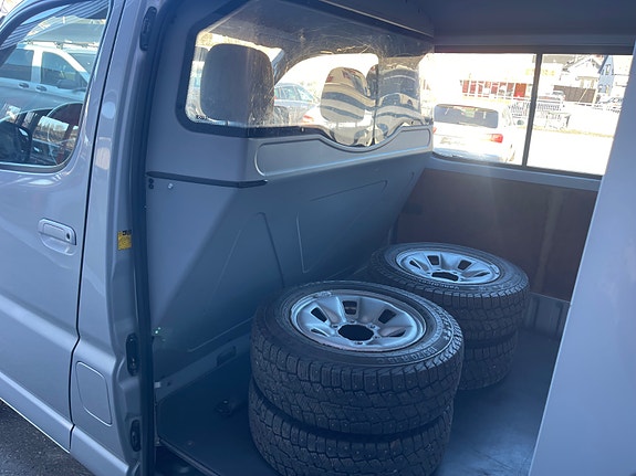 Toyota HiAce 27 of 30