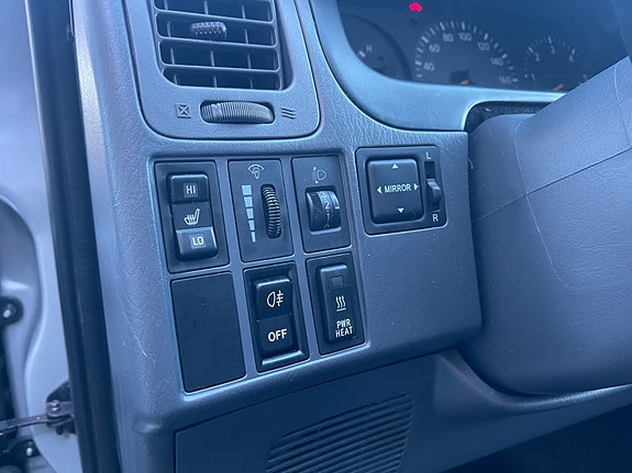 Toyota HiAce 13 of 30