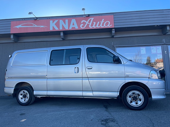 Toyota HiAce 7 of 30