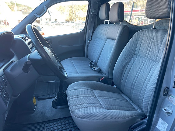 Toyota HiAce 21 of 30