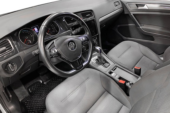 Volkswagen e-Golf VII 2 of 12