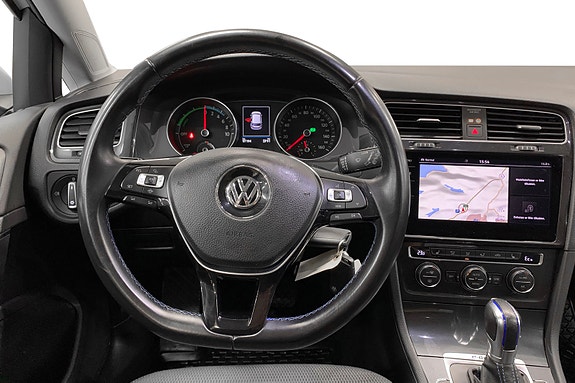 Volkswagen e-Golf VII 9 of 12