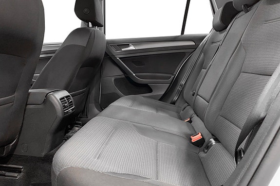 Volkswagen e-Golf VII 3 of 12
