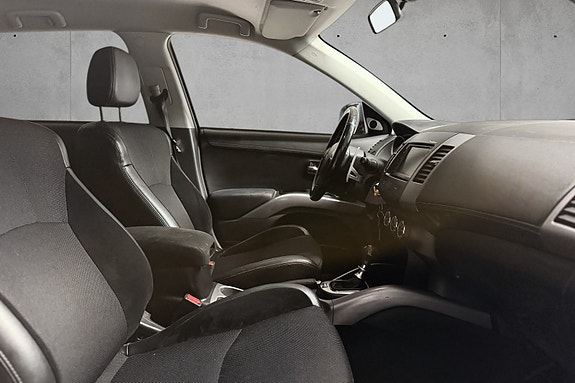 Mitsubishi Outlander 8 of 19