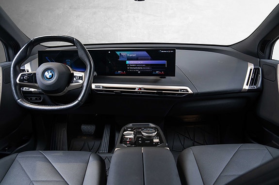 BMW iX 25 of 29
