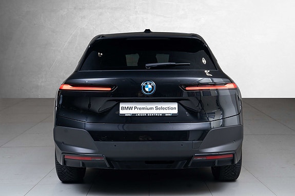 BMW iX 9 of 29