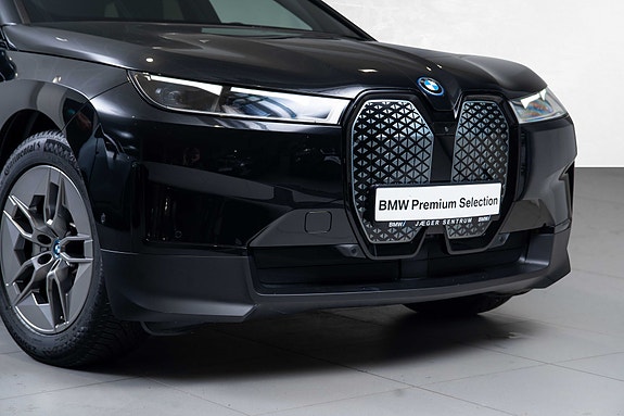 BMW iX 6 of 29