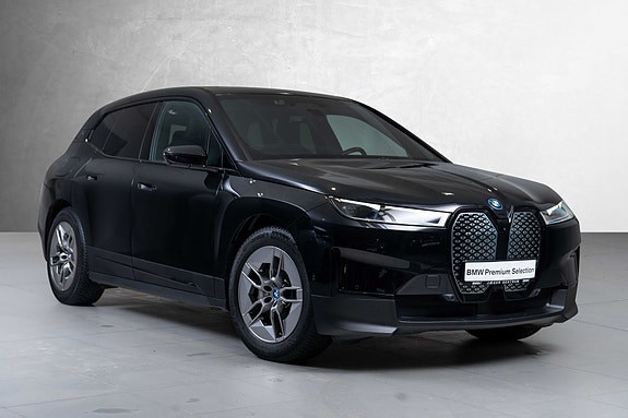 BMW iX 2 of 29