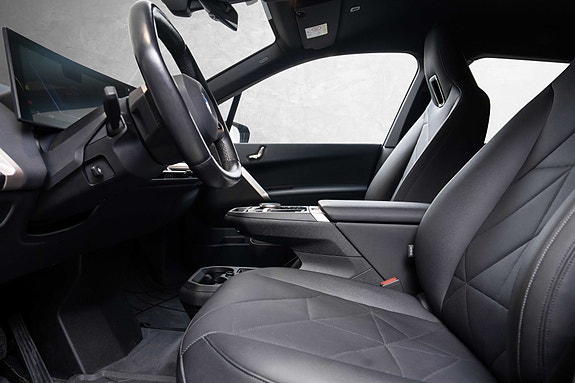 BMW iX 22 of 29