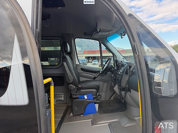 Mercedes-Benz Sprinter 516 m/ 16+1 og godkjent for to rullestolbrukere. SE VIDEO 22 of 30