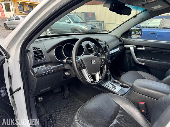 Kia Sorento 8 of 18