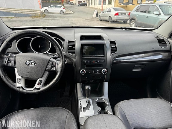 Kia Sorento 9 of 18