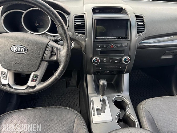Kia Sorento 12 of 18