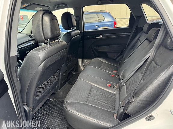 Kia Sorento 13 of 18