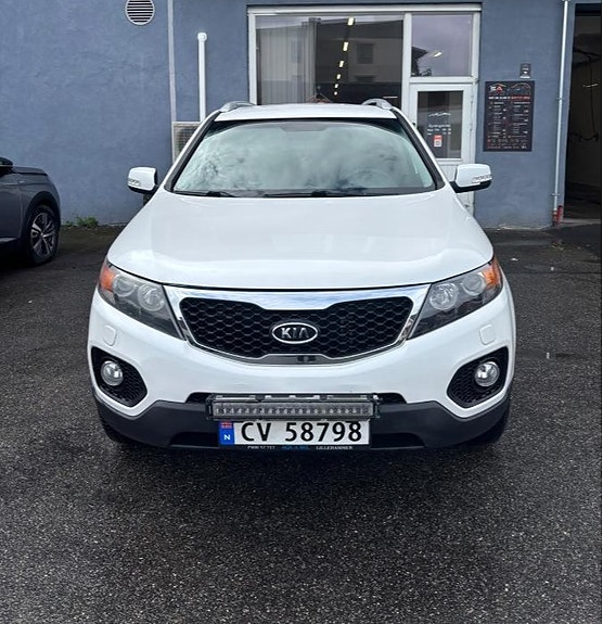 Kia Sorento 2 of 18