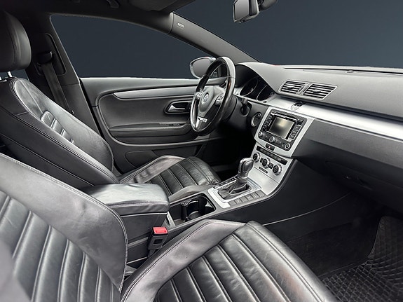 Volkswagen CC 13 of 30