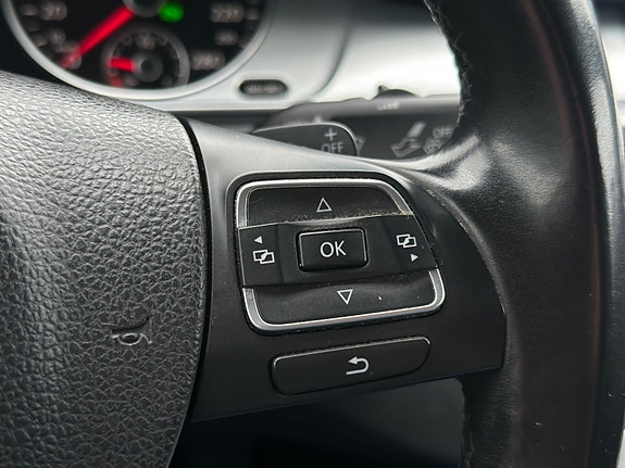 Volkswagen CC 27 of 30