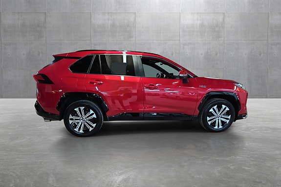 Toyota RAV4 Plug-in Hybrid 6 of 24