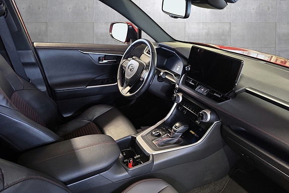 Toyota RAV4 Plug-in Hybrid 15 of 24