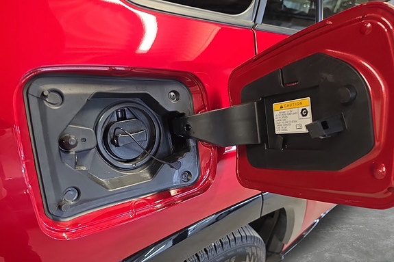 Toyota RAV4 Plug-in Hybrid 9 of 24