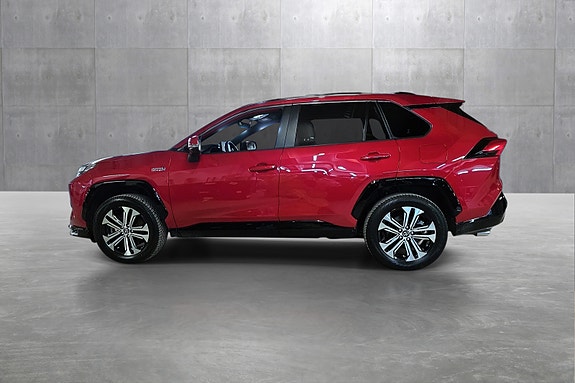 Toyota RAV4 Plug-in Hybrid 2 of 24