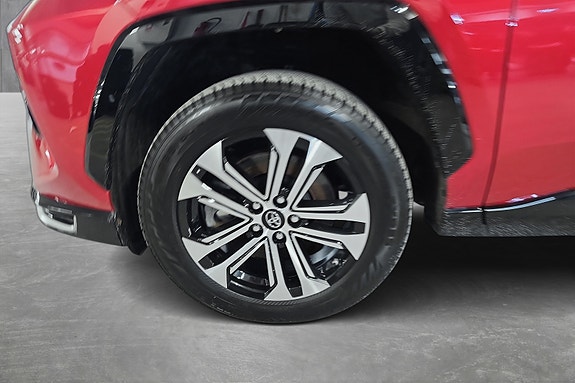 Toyota RAV4 Plug-in Hybrid 20 of 24