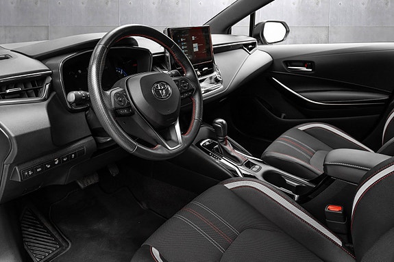 Toyota Corolla 8 of 22