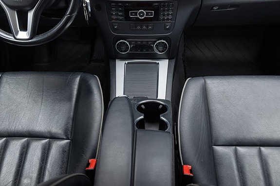Mercedes-Benz GLK 22 of 25