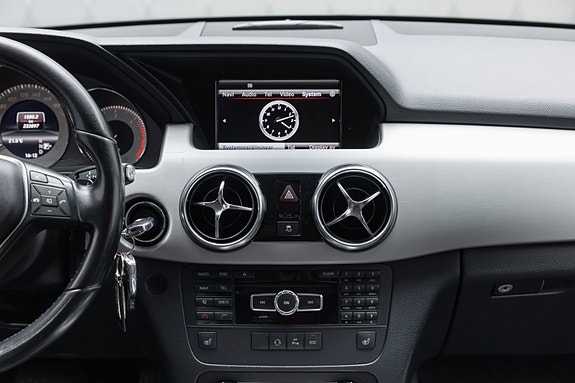 Mercedes-Benz GLK 20 of 25