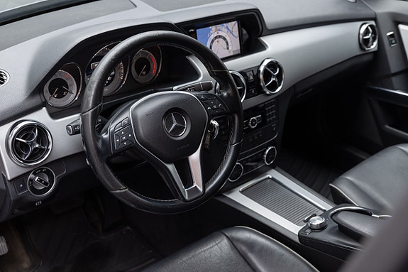Mercedes-Benz GLK 16 of 25