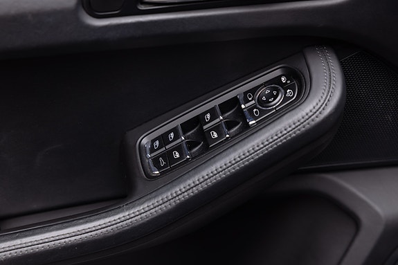 Porsche Macan S 15 of 30