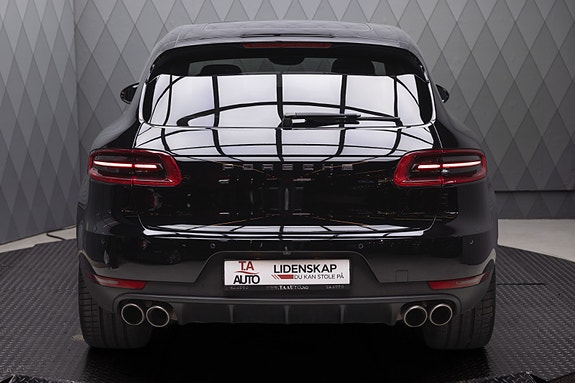 Porsche Macan S 5 of 30